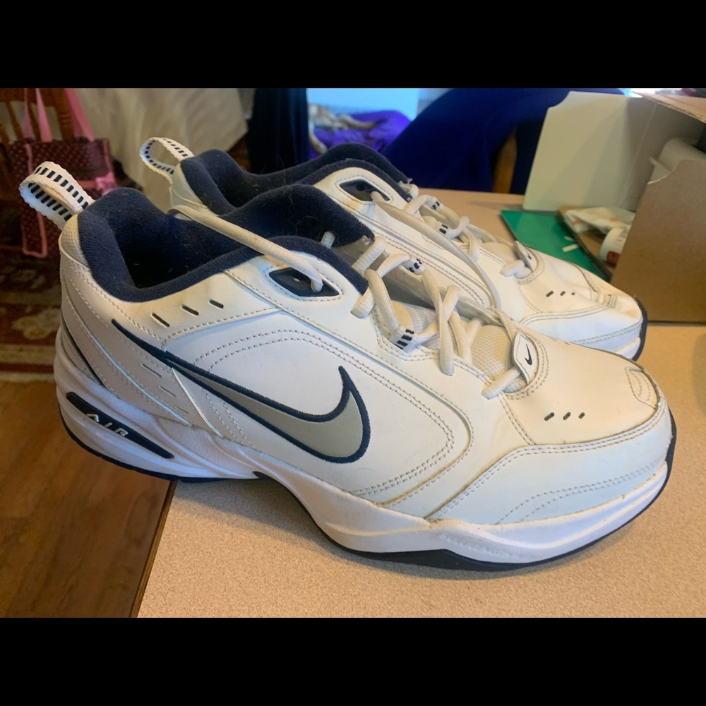 Nike Air Monarch